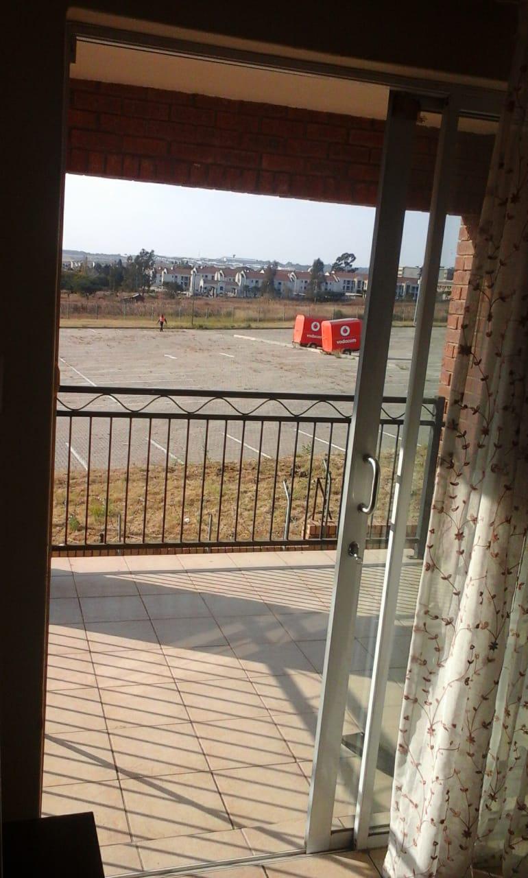 2 Bedroom Property for Sale in Erand Gardens Gauteng