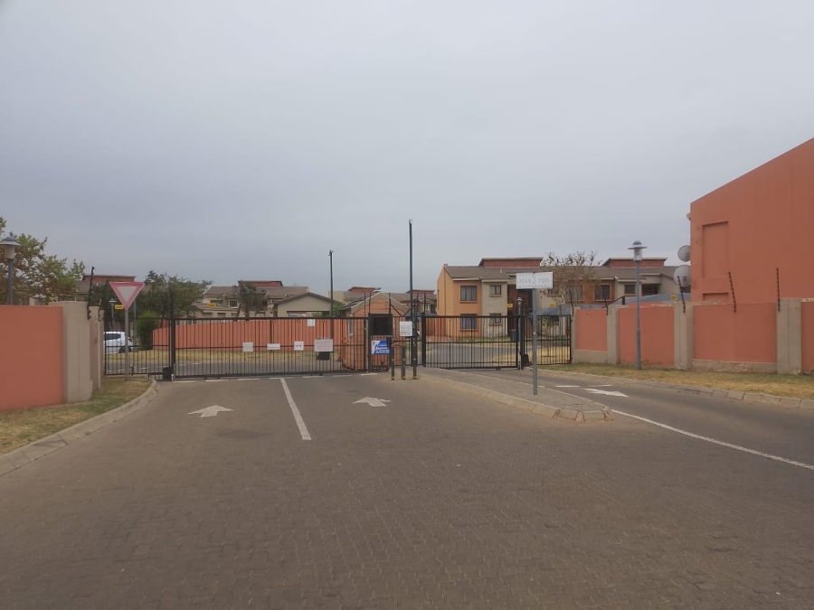 2 Bedroom Property for Sale in Montana Gauteng