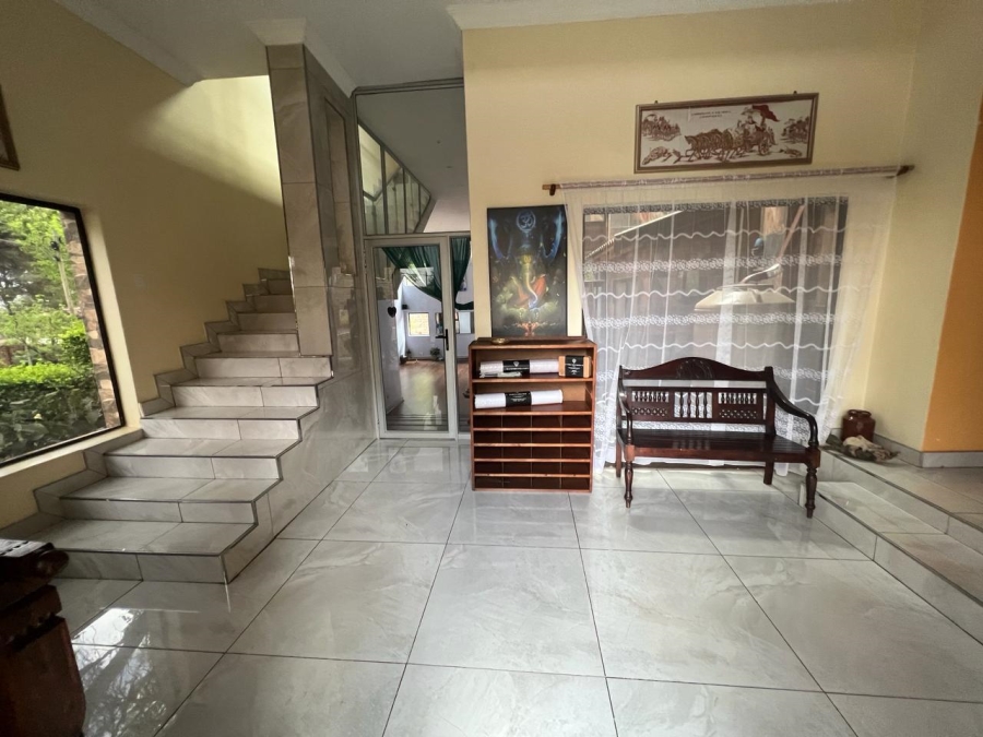 6 Bedroom Property for Sale in Raslouw Gauteng