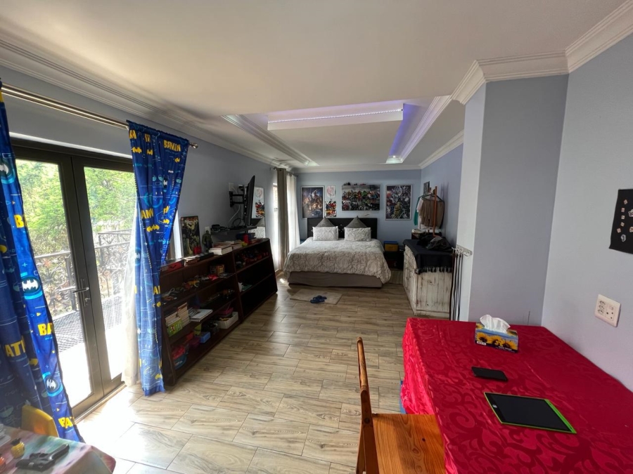 6 Bedroom Property for Sale in Raslouw Gauteng