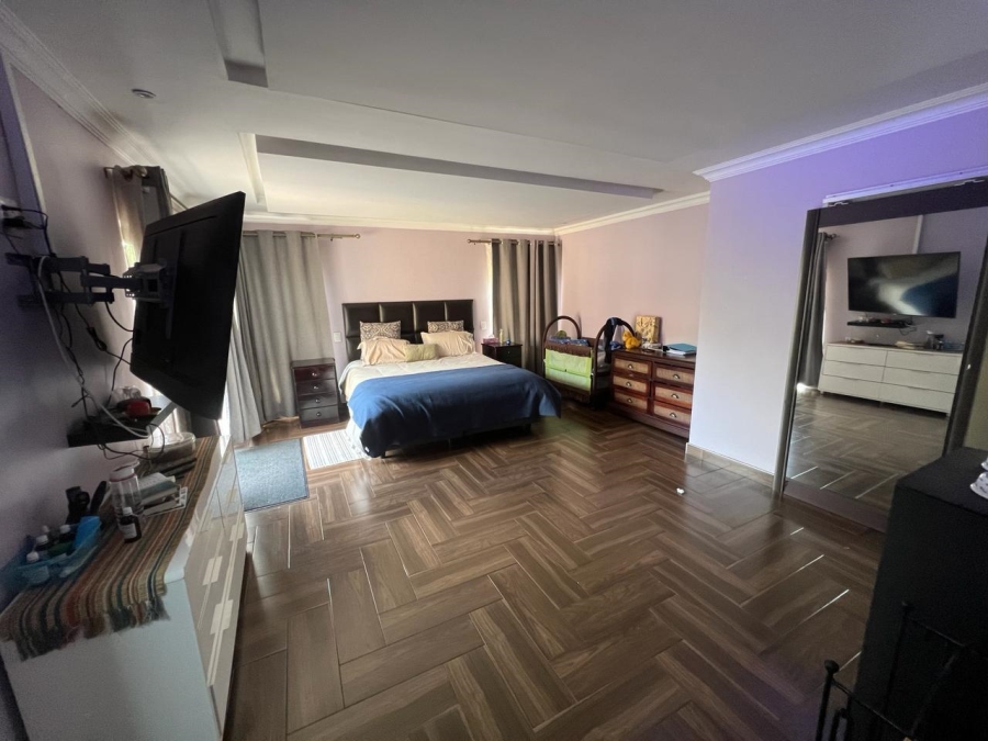 6 Bedroom Property for Sale in Raslouw Gauteng