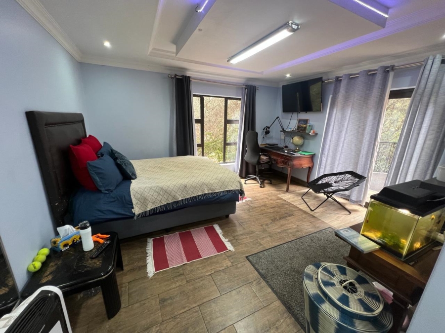 6 Bedroom Property for Sale in Raslouw Gauteng