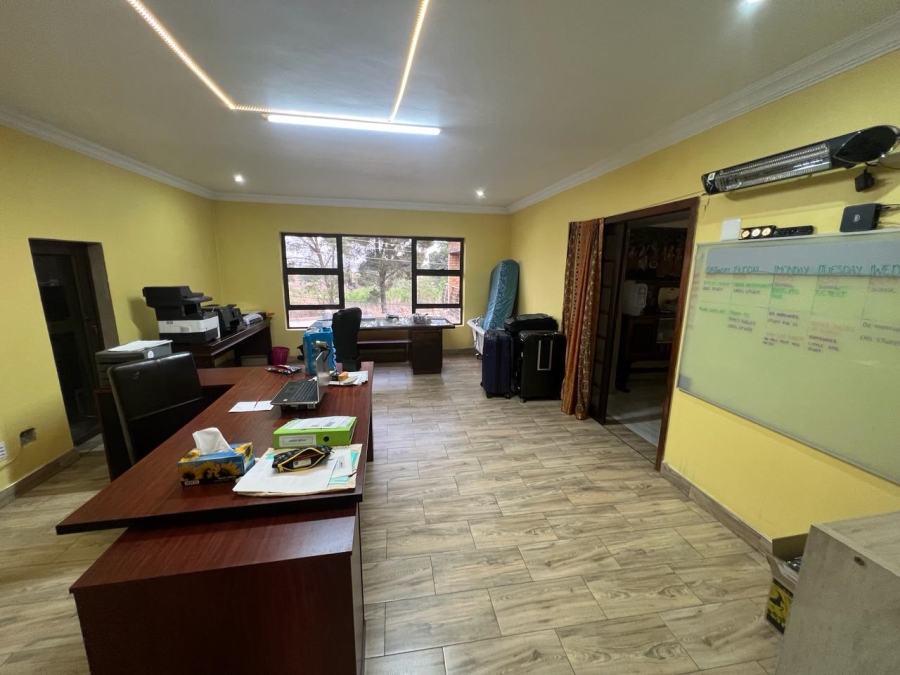 6 Bedroom Property for Sale in Raslouw Gauteng
