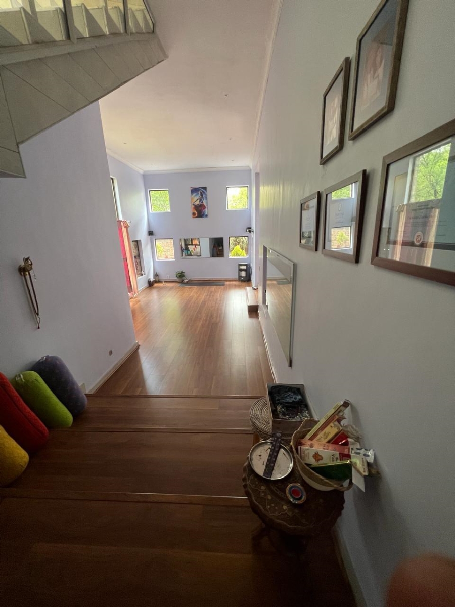6 Bedroom Property for Sale in Raslouw Gauteng