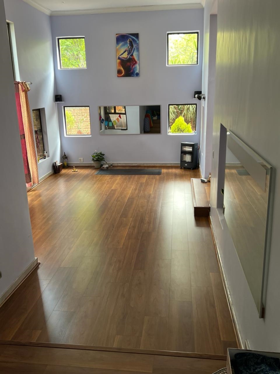 6 Bedroom Property for Sale in Raslouw Gauteng