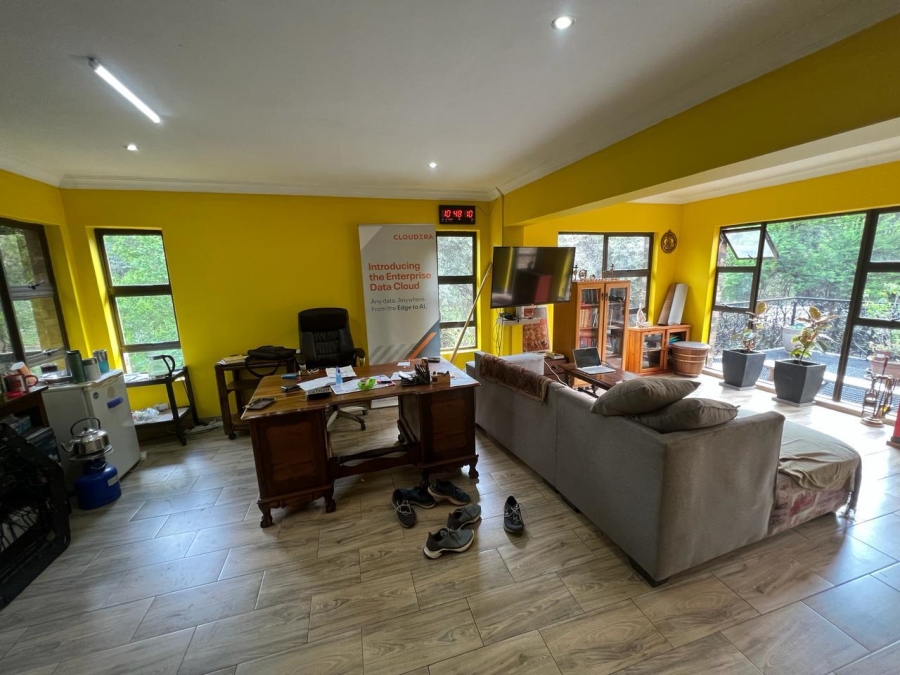 6 Bedroom Property for Sale in Raslouw Gauteng