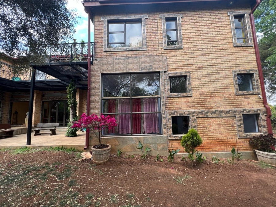 6 Bedroom Property for Sale in Raslouw Gauteng
