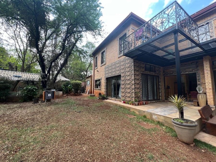6 Bedroom Property for Sale in Raslouw Gauteng