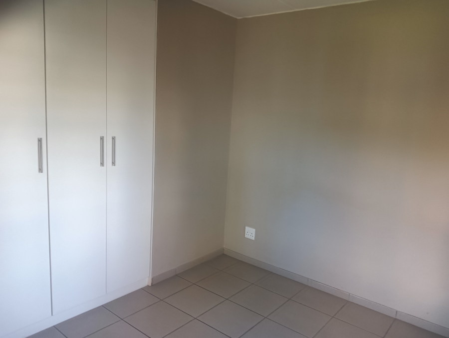 2 Bedroom Property for Sale in Ravenswood Gauteng