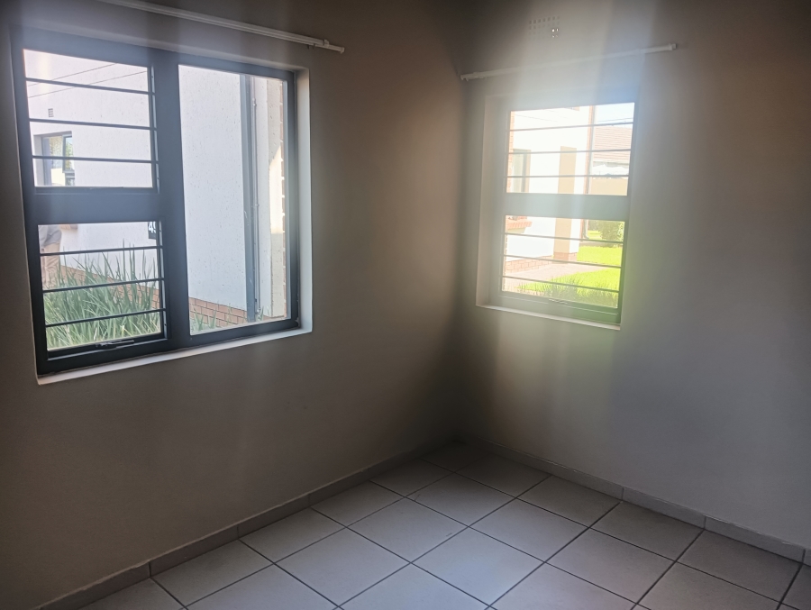 2 Bedroom Property for Sale in Ravenswood Gauteng