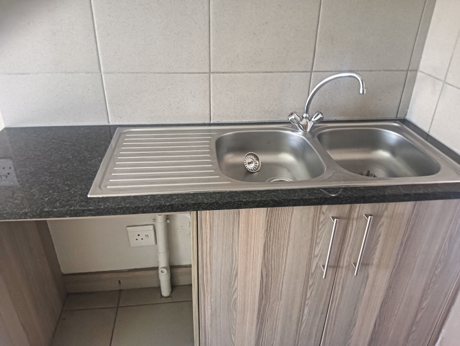 2 Bedroom Property for Sale in Ravenswood Gauteng