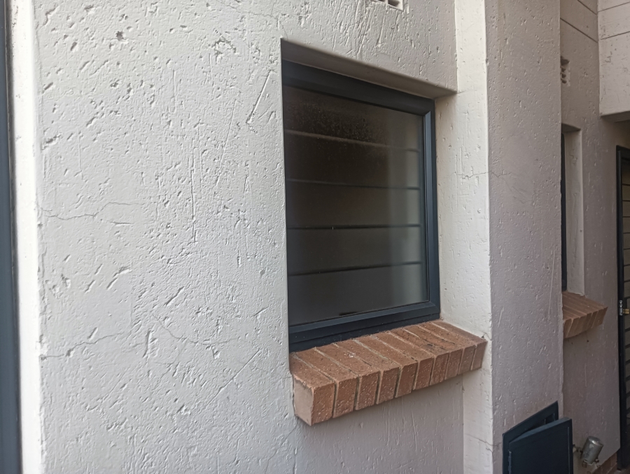 2 Bedroom Property for Sale in Ravenswood Gauteng