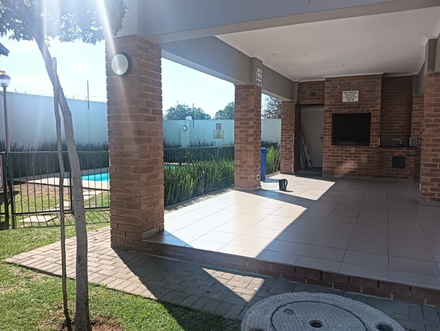 2 Bedroom Property for Sale in Ravenswood Gauteng
