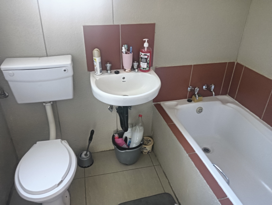 2 Bedroom Property for Sale in Windmill Park Gauteng