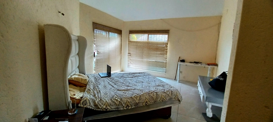 5 Bedroom Property for Sale in Sunair Park Gauteng