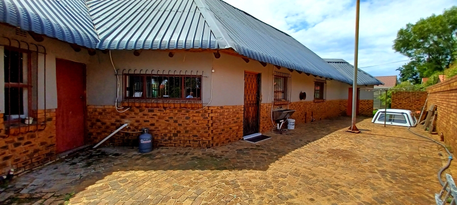 5 Bedroom Property for Sale in Sunair Park Gauteng