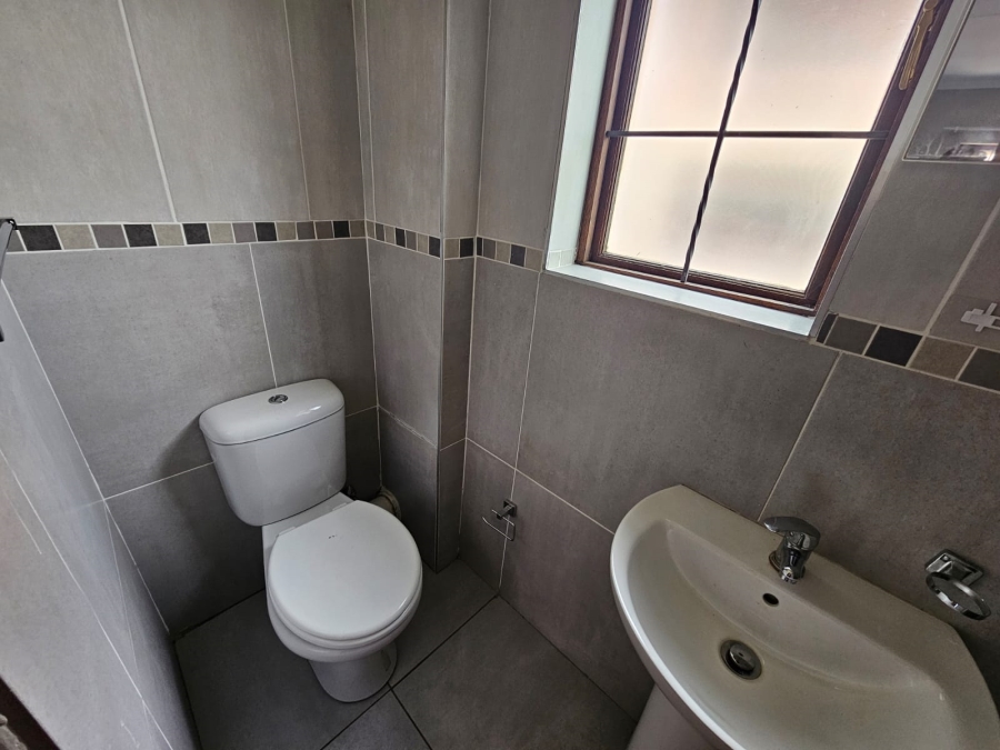 1 Bedroom Property for Sale in Kenleaf Gauteng