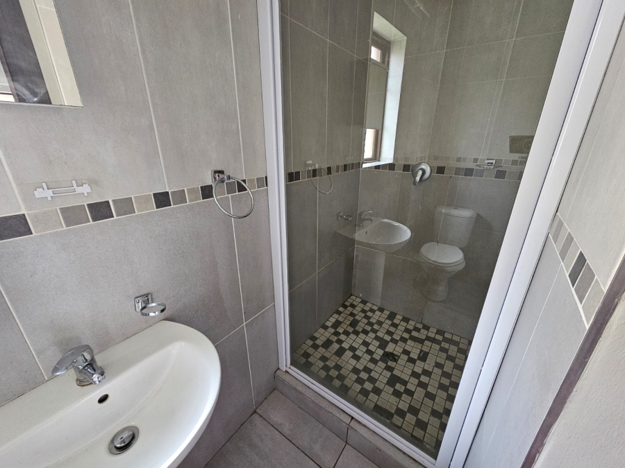 1 Bedroom Property for Sale in Kenleaf Gauteng