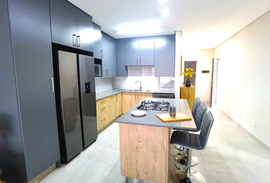 2 Bedroom Property for Sale in Die Hoewes Gauteng