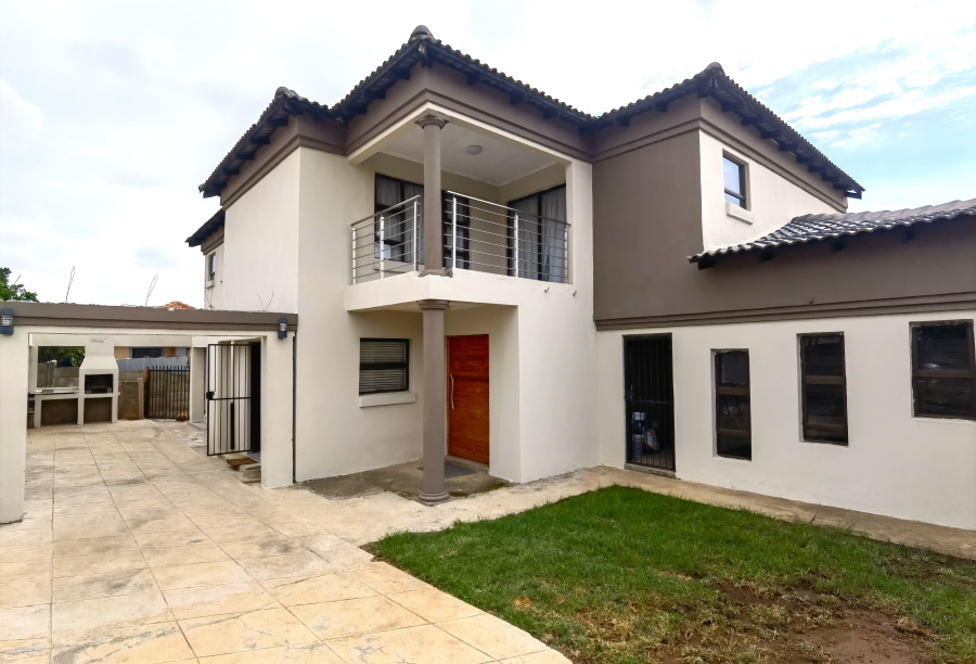 4 Bedroom Property for Sale in Olievenhoutbosch Gauteng