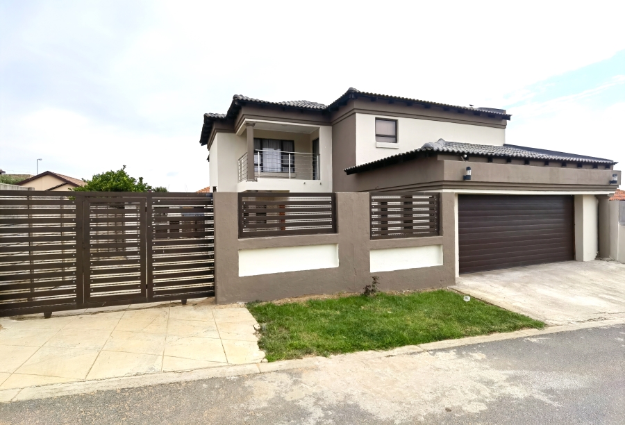 4 Bedroom Property for Sale in Olievenhoutbosch Gauteng