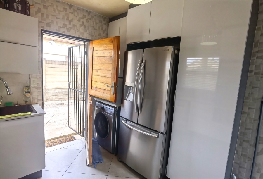 4 Bedroom Property for Sale in Olievenhoutbosch Gauteng