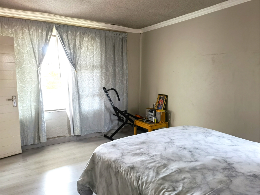 4 Bedroom Property for Sale in Olievenhoutbosch Gauteng