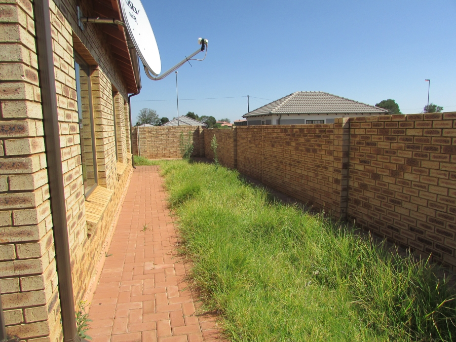 3 Bedroom Property for Sale in Westonaria Gauteng