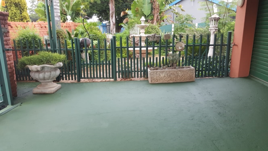 5 Bedroom Property for Sale in Sunair Park Gauteng