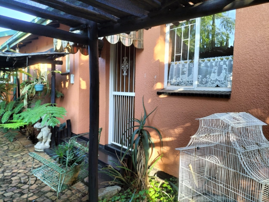 5 Bedroom Property for Sale in Sunair Park Gauteng