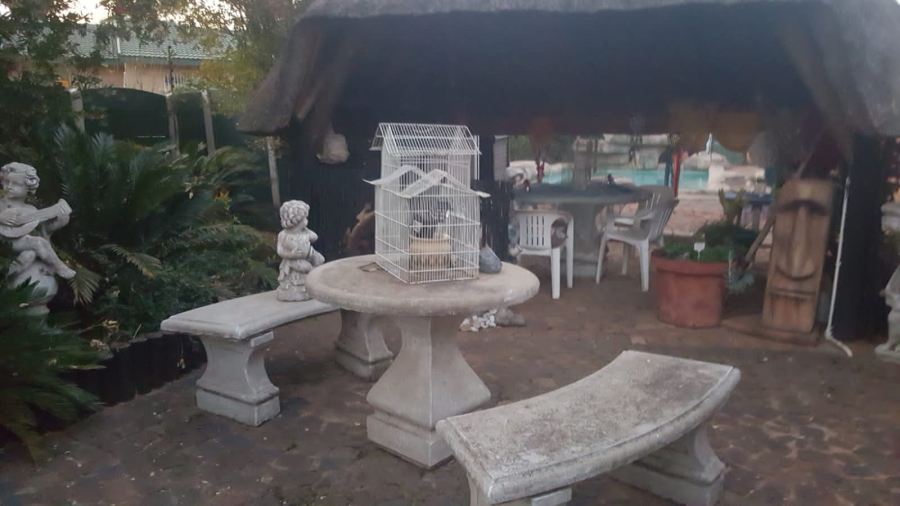 5 Bedroom Property for Sale in Sunair Park Gauteng