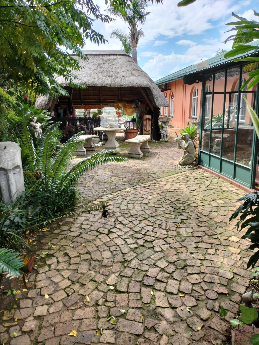 5 Bedroom Property for Sale in Sunair Park Gauteng