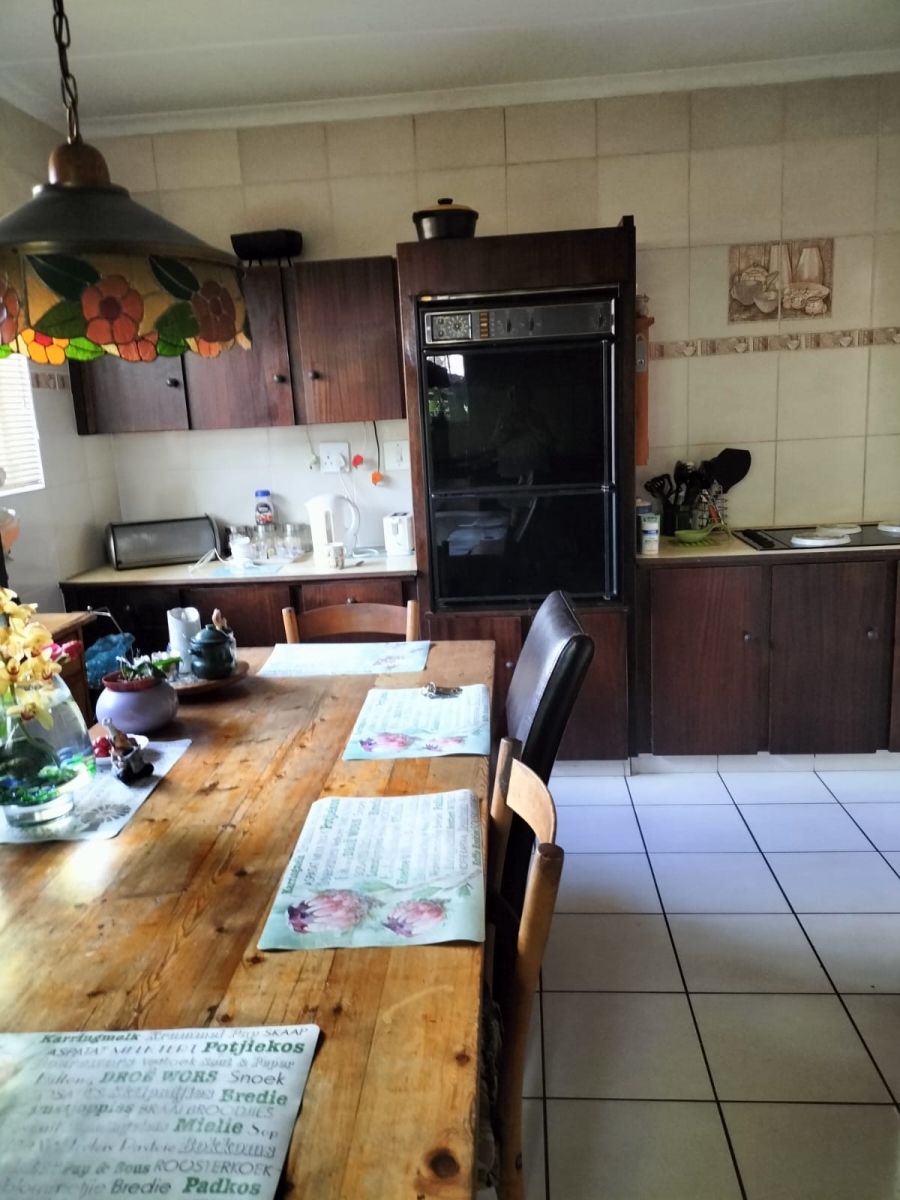 5 Bedroom Property for Sale in Sunair Park Gauteng