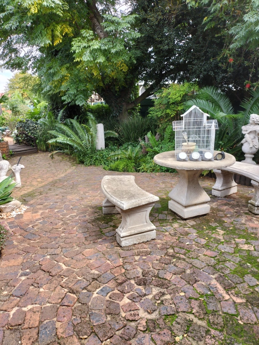 5 Bedroom Property for Sale in Sunair Park Gauteng