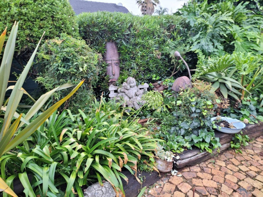 5 Bedroom Property for Sale in Sunair Park Gauteng