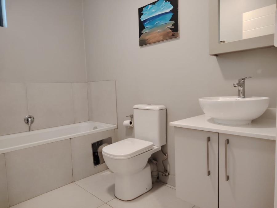 2 Bedroom Property for Sale in Erand Gardens Gauteng