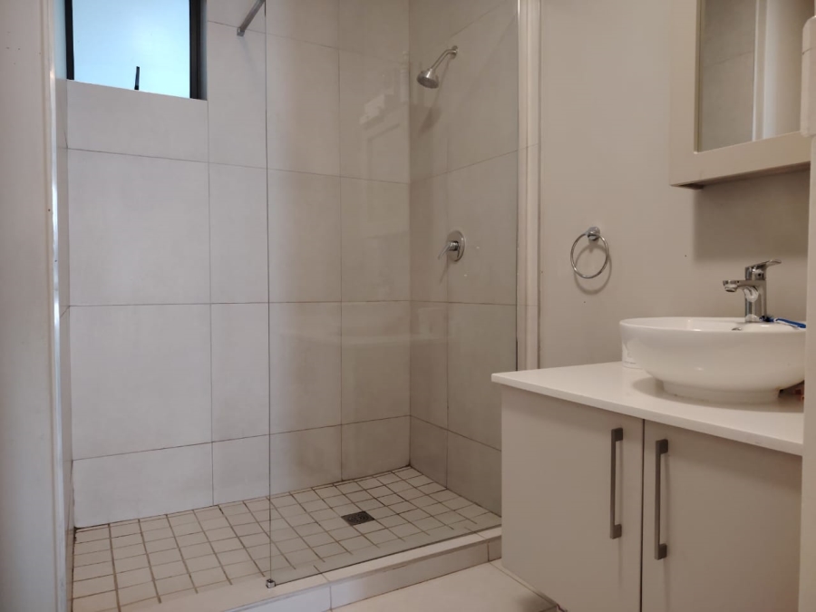 2 Bedroom Property for Sale in Erand Gardens Gauteng