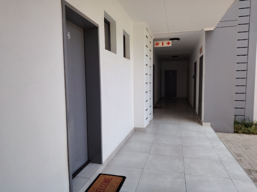 2 Bedroom Property for Sale in Erand Gardens Gauteng