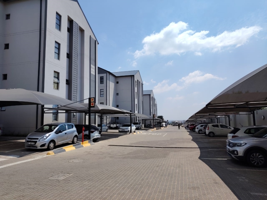 2 Bedroom Property for Sale in Erand Gardens Gauteng