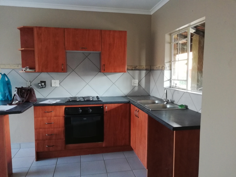 1 Bedroom Property for Sale in Rooihuiskraal North Gauteng