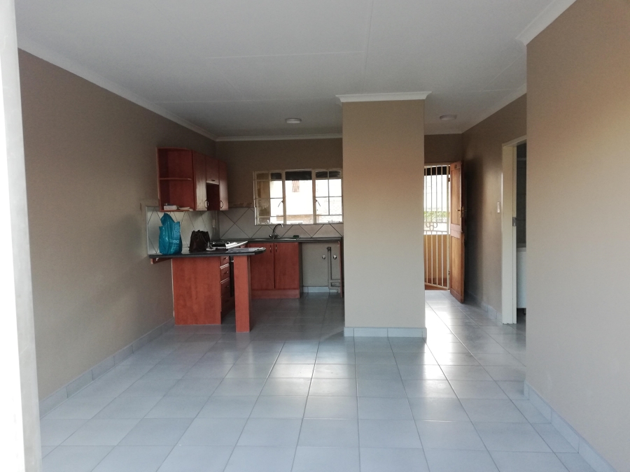 1 Bedroom Property for Sale in Rooihuiskraal North Gauteng