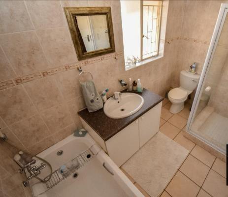 3 Bedroom Property for Sale in Amberfield Glen Gauteng