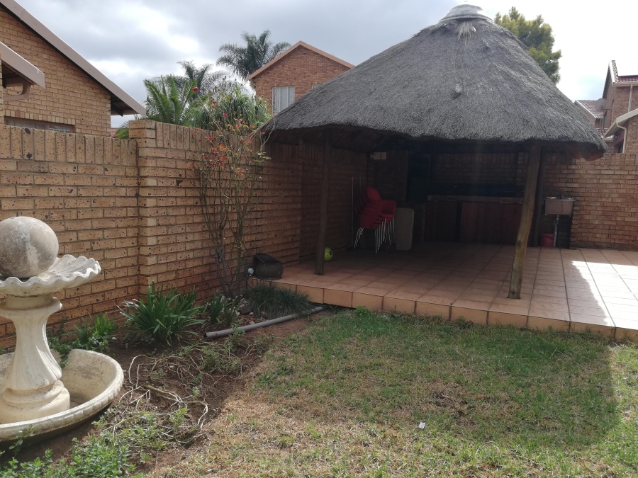 3 Bedroom Property for Sale in Amberfield Glen Gauteng