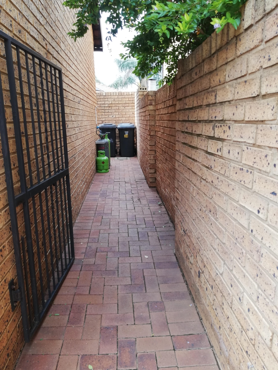 3 Bedroom Property for Sale in Amberfield Glen Gauteng