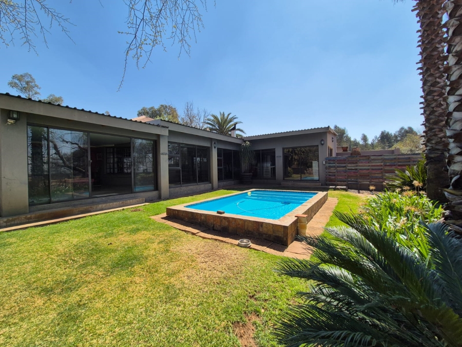 4 Bedroom Property for Sale in Houtkop A H Gauteng