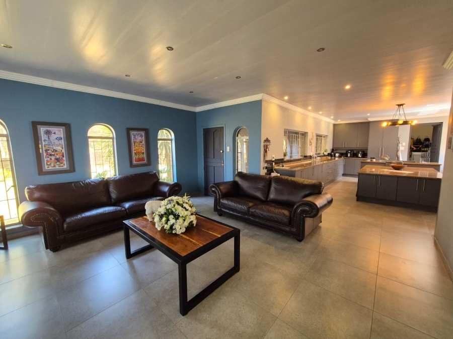 4 Bedroom Property for Sale in Houtkop A H Gauteng