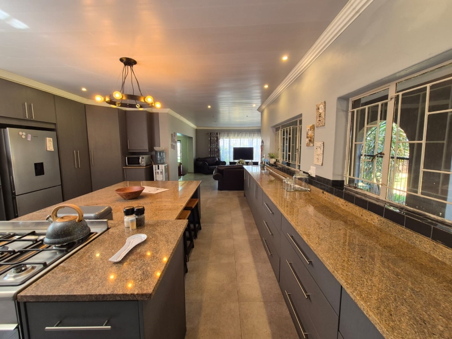 4 Bedroom Property for Sale in Houtkop A H Gauteng