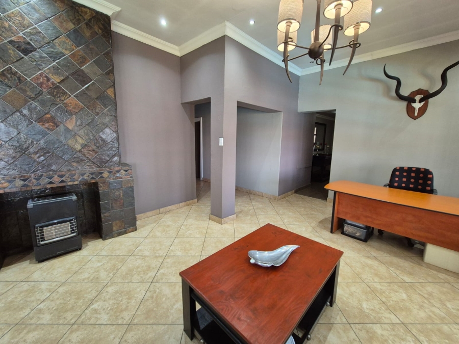 4 Bedroom Property for Sale in Houtkop A H Gauteng