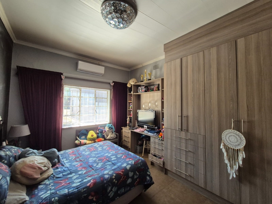 4 Bedroom Property for Sale in Houtkop A H Gauteng
