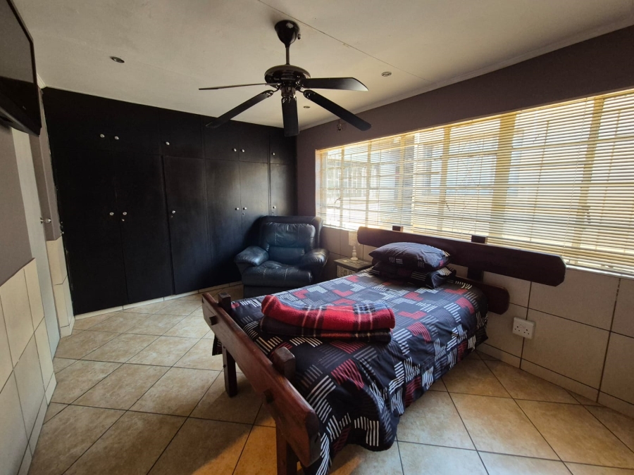 4 Bedroom Property for Sale in Houtkop A H Gauteng